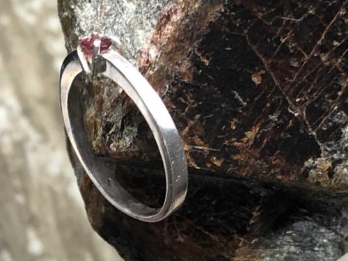Dmsk prsten V-Ring- GRANT Rhodonite - BS Design Studio