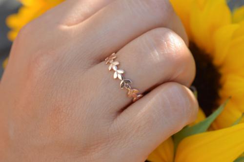 Zlat prsten Au585 Lsteky olivov, OLIVA-2 - BS Design, i jako zsnubn prsten